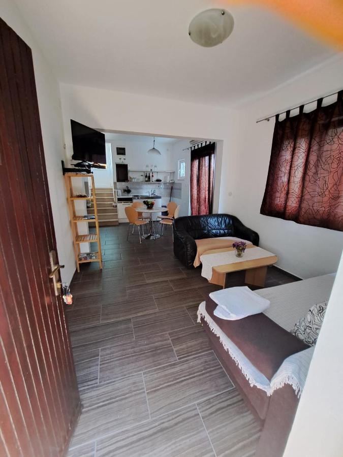 Apartmani Dusica Lumbarda Luaran gambar