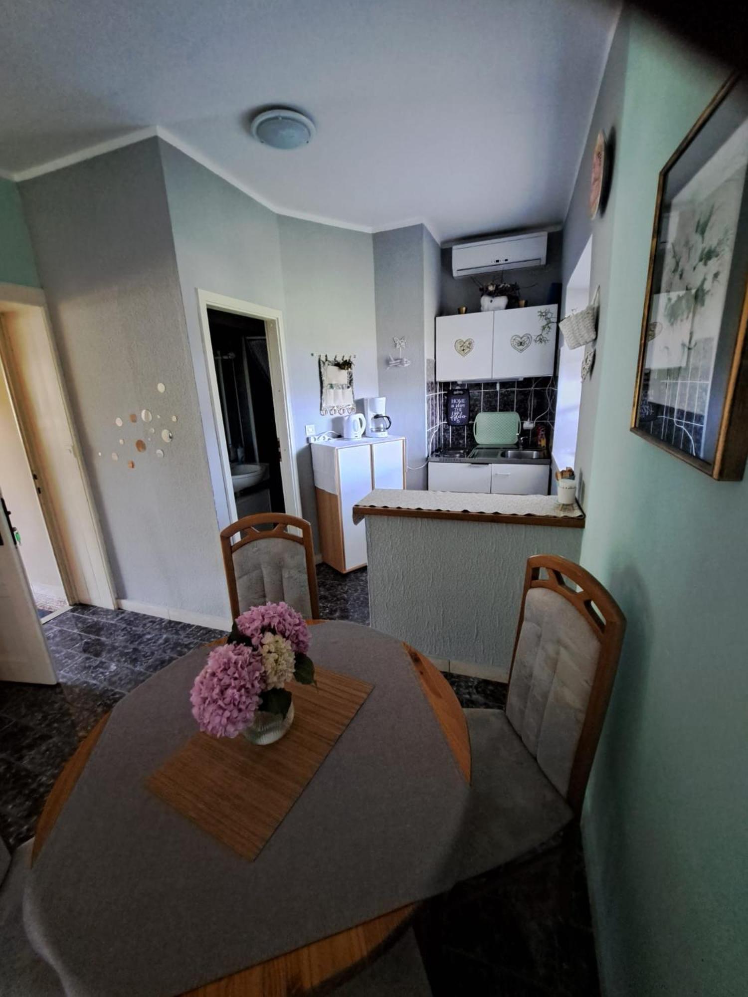Apartmani Dusica Lumbarda Luaran gambar